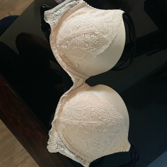 Pink Bra - Picture 2 of 3